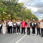 Wagub bersama PGRI NTT saat Buka Lomba Gerak Jalan Indah Hardiknas