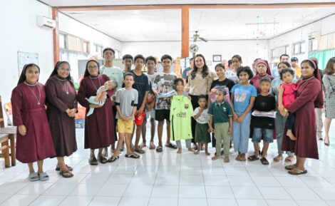 Wakil Wali Kota, Serena saat Kunjungi Panti Asuhan Holly Angel
