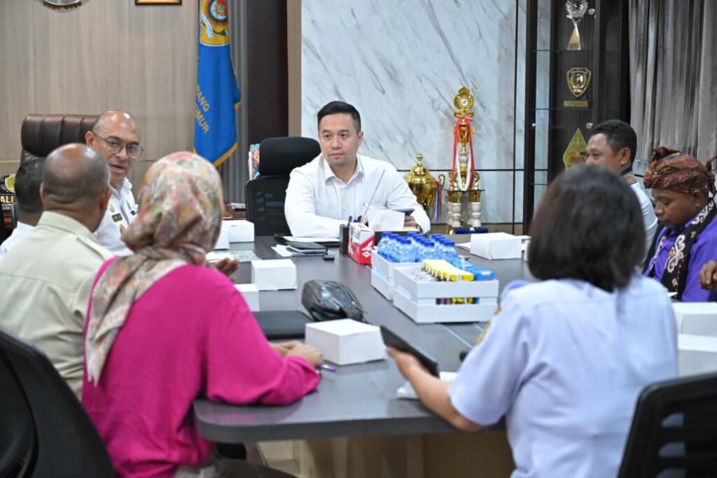 Wali Kota beserta Kadis Pendidikan dan Panitia Penyambutan Menteri Pendidikan