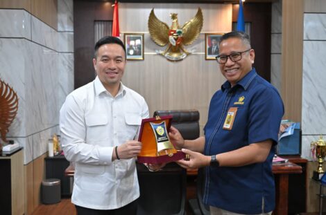 Wali Kota bersama Kepala KPP Pratama