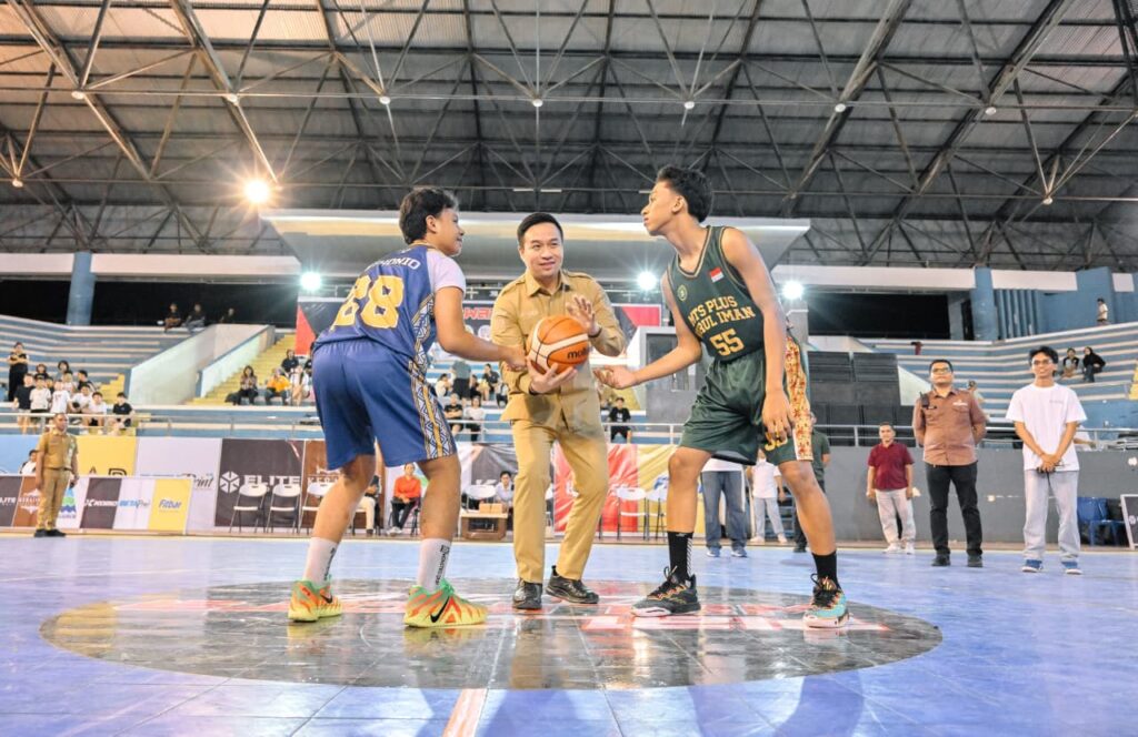 Wali Kota Kupang saat Buka Turnamen Basket Wali Kota Cup