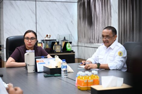 Wakil Wali Kota Kupang, Serena C. Francis, S.Sos., M.Sc., memimpin rapat koordinasi bersama jajaran Dinas Perumahan Rakyat dan Kawasan Permukiman (PRKP)