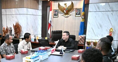 Audiens bersama Wali Kota Kupang, Chris Widodo
