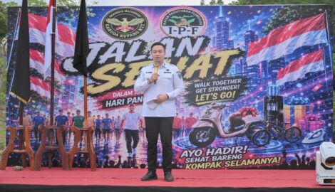 Wali Mota Kupang Buka Jalan Sehat