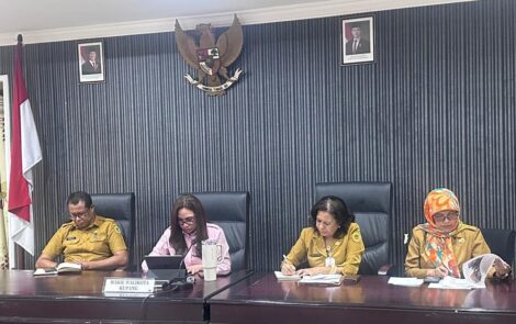 Wakil Wali Kota Serena Francis usai mengikuti zoom meeting bersama dengan Kementerian Dalam Negeri, yang diikuti Wakil Wali Kota Serena di ruang rapat Garuda, Balai Kota Kupang