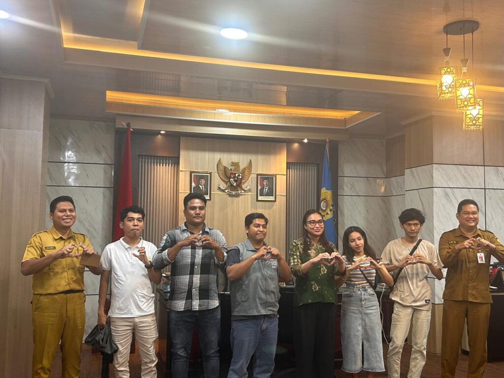 Wawali Serena bersama panitia E-Sports