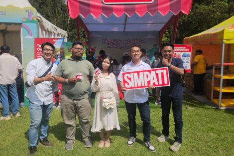 Telkomsel berpartisipasi dalam penyelenggaraan event Sunset di Kebun Raya Bali, melalui penguatan kualitas jaringan dengan menyiapkan 1 unit COMBAT, penyediaan layanan pelanggan, serta beragam penawaran menarik bagi para pengunjung selama acara berlangsung.