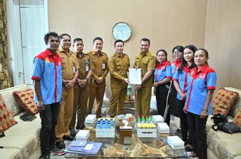 audiensi dari pengurus NPC Kota Kupang di Rumah Jabatan Wali Kota pada Selasa (7/7).
