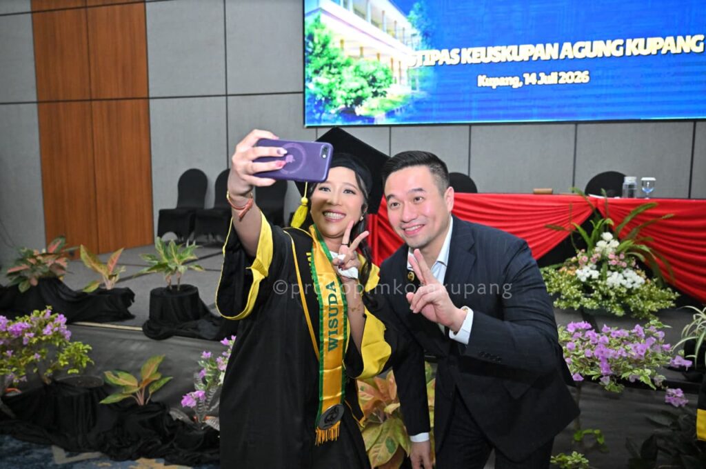 Wali Kota Kupang Bekali Lulusan STIPAS KAK dengan Empat Kunci Sukses