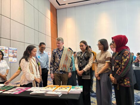 Duta Besar Australia untuk Indonesia, Rod Brazier bersama Wakil Wali Kota Kupang, Serena Francis, Ketua TP PKK, dr.Widya Cahya dan Kadis Kesehatan, drg.Retnowati