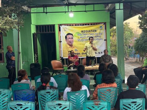 Anggota DPRD, Randi Daud saat Reses di Kupang
