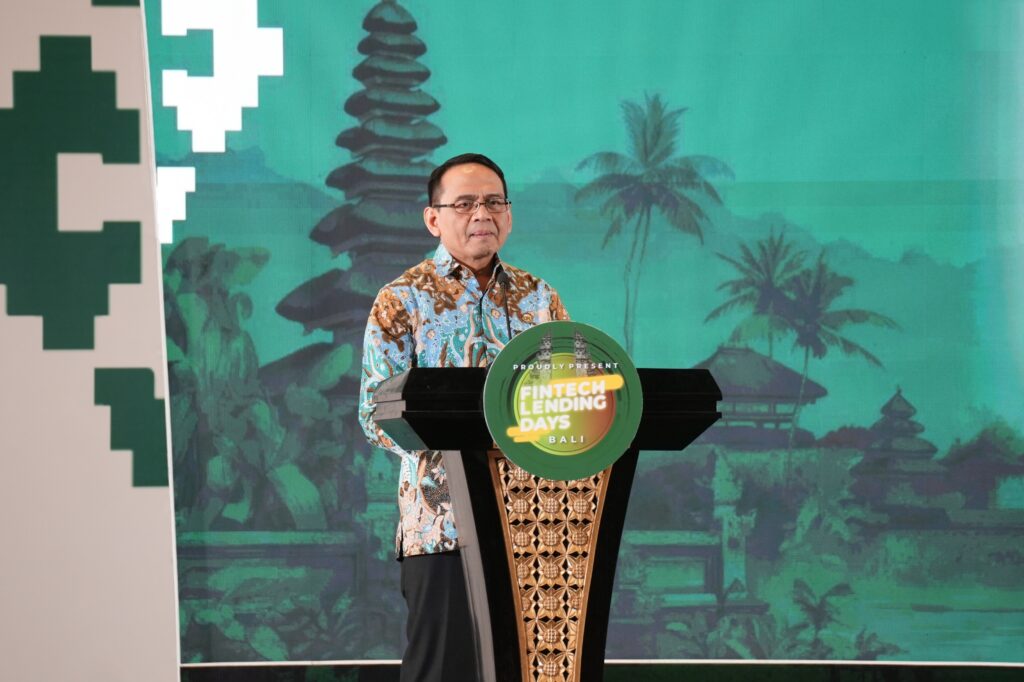 Kepala Eksekutif Pengawas Lembaga Pembiayaan, Perusahaan Modal Ventura, Lembaga Keuangan Mikro dan Lembaga Jasa Keuangan Lainnya (PVML) OJK Agusman, dalam acara Fintech Lending Days di Denpasar, Bali