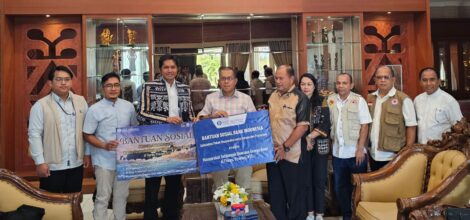 Bank Indonesia menyalurkan bantuan bagi masyarakat terdampak bencana gempa bumi di Pulau Flores, Nusa Tenggara Timur