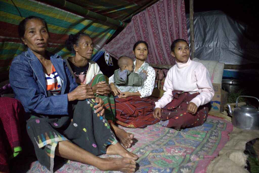 Keluarga di Desa Pangga, Kecamatan Kuwus, Kabupaten Manggarai Barat, NTT