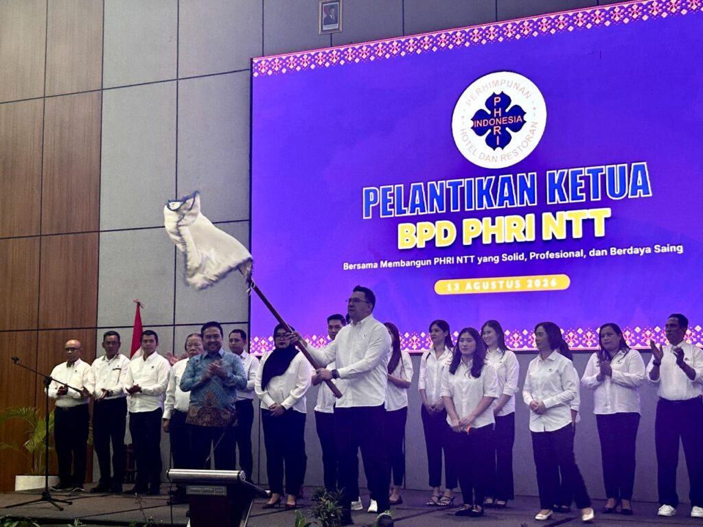 Pelantikan Ketua BPD PHRI NTT