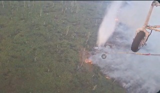 Pemadaman karhutla menggunakan water bombing di wilayah Provinsi Kalimantan Tengah