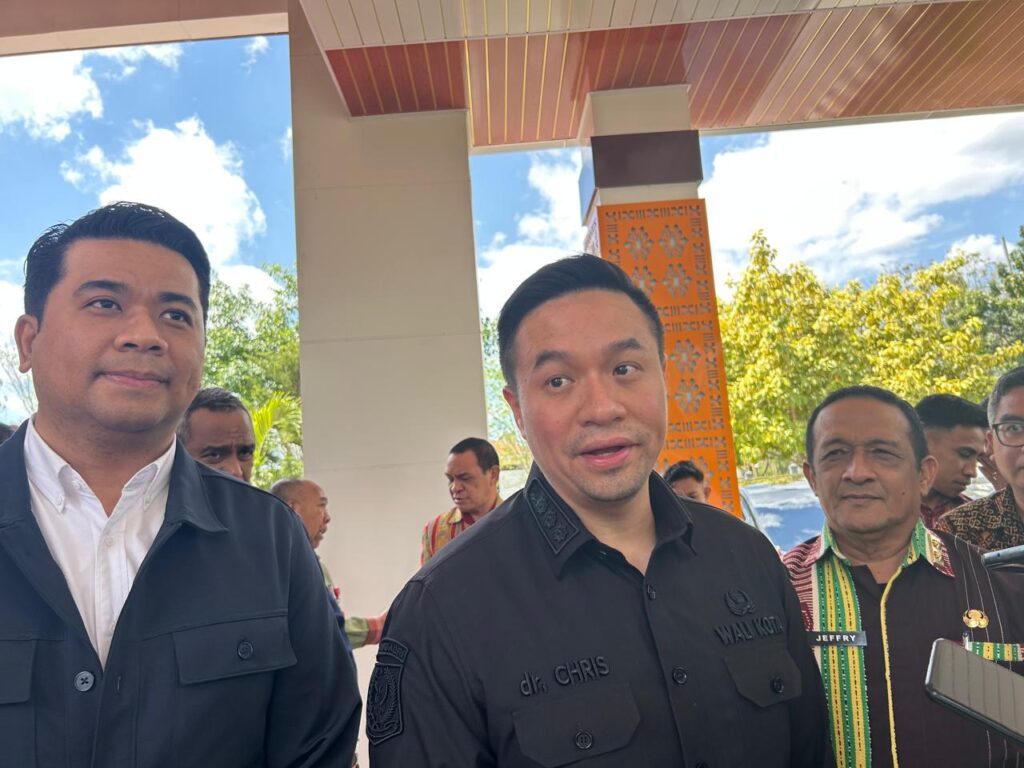 wali kota Kupang, Chris Widodo bersama Ketua DPRD, Ricard Odja