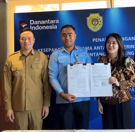 Penandatanganan Kerjasama Pemkot dan Bank Mandiri Taspen, dan dihadiri Wali Kota Kupang dr. Christian Widodo, Direktur Funding (Retail and Network) Bank Mandiri Taspen Rizky Olyvia Nasution, Kepala Cabang Bank Mandiri Taspen Kupang Lohot Jon Piter Sidabutar, Regional CEO 7 Denpasar Felik A. Romei Karyanto, Direktur Perumda Pasar Kota Kupang Ganda Raymond Tadjo Tallo, serta Kepala Bagian Perekonomian Setda Kota Kupang Eurike F. Daniela Adoe.