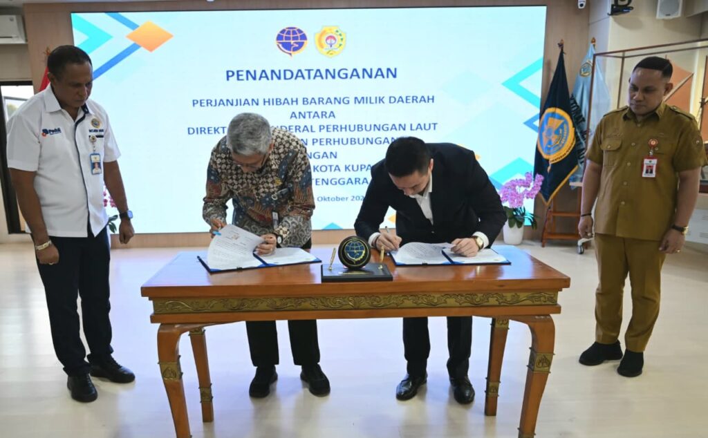 Penandatanganan naskah perjanjian hibah barang milik daerah antara Pemerintah Kota Kupang dan Direktorat Jenderal Perhubungan Laut Kementerian Perhubungan berlangsung di Kantor Kementerian Perhubungan, Jakarta, Selasa (20/10/2026).