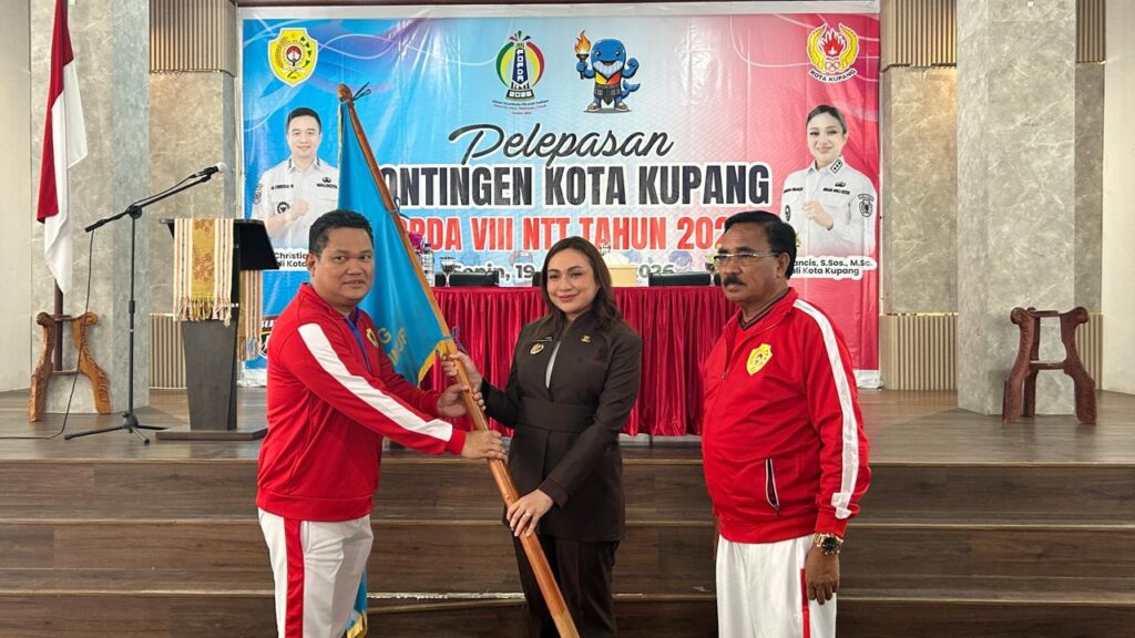 Wakil Wali Kota Kupang, Serena Cosgrova Francis, secara resmi melepas kontingen tersebut di Aula Rumah Jabatan Wali Kota Kupang, Senin (19/10/2026).