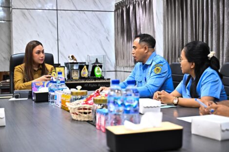 Wakil Wali Kota Kupang, Serena Cosgrova Francis, S.Sos., M.Sc., menerima audiensi Direktur Perusahaan Umum Daerah (Perumda) Air Minum Kota Kupang, Isidorus Lilijawa