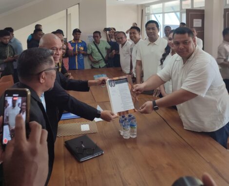 Fernando Soares saat mendaftar ke Sekretariat ASPROV PSSI NTT